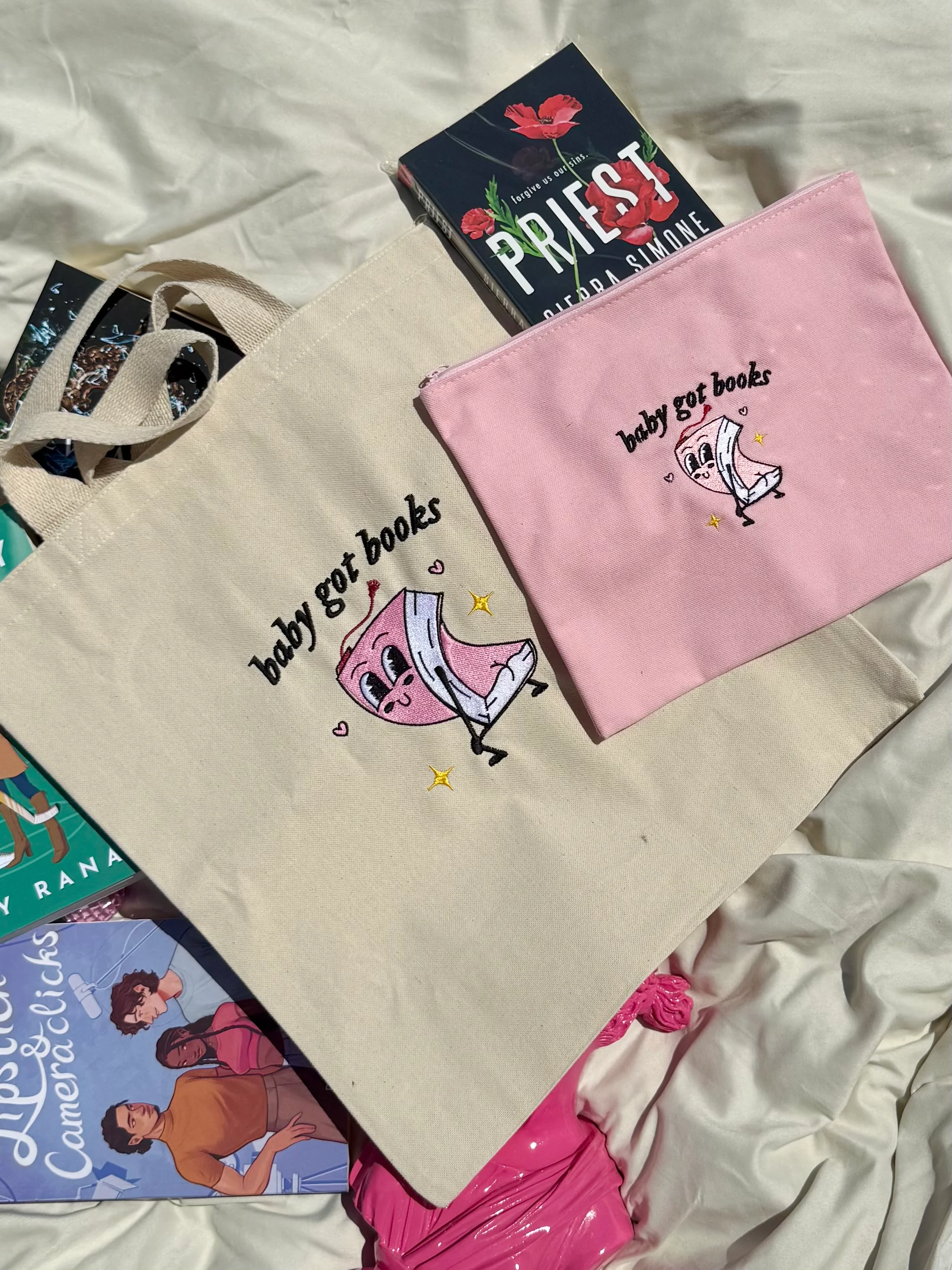 Scribbles Embroidered Tote-bag - Image 5